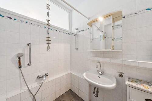 Duschbad - Etagenwohnung mit 35,00 m&sup2; in Berlin zum Kaufen