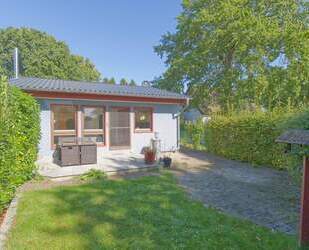 Ferienhaus mit Weitblick - 235.000,00&nbsp;EUR Kaufpreis, ca.&nbsp; 55,00&nbsp;m&sup2;&nbsp;Wohnfl&auml;che in Wieck a. Darß (PLZ: 18375)