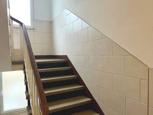 Gepflegter Hausflur - 2 Zimmer Etagenwohnung zum Kaufen in Essen