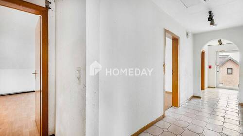 Flur 1 - Mehrfamilienhaus, Wohnhaus mit 247,00 m² in Rinteln zum Kaufen