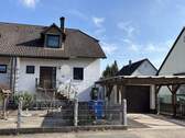 Haus außen - 4 Zimmer Doppelhaushälfte zum Kaufen in Allersberg