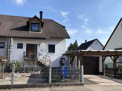 Haus außen - 4 Zimmer Doppelhaushälfte zum Kaufen in Allersberg