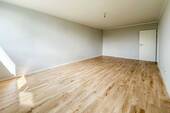 Wohn-Schlafzimmer - 1 Zimmer Einfamilienhaus zum Kaufen in Troisdorf