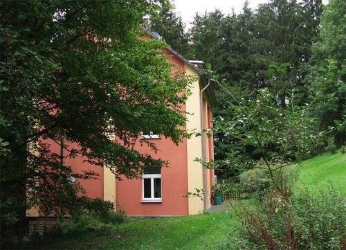 Außenansicht.jpg - Wohnen umgeben von Wiese und Wald
