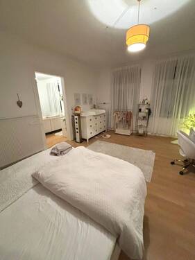 Schlafzimmer1 - 