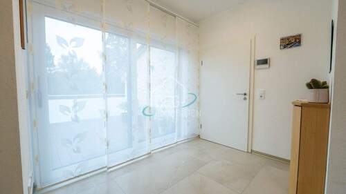 Zugang Südterrasse Wohnung rechts - 