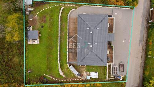 Außenansicht - 8 Zimmer Mehrfamilienhaus, Wohnhaus zum Kaufen in Wüstenrot