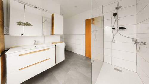 Badezimmer EG Wohnnung - 