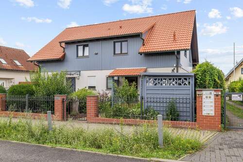 Blick von der Strasse - 