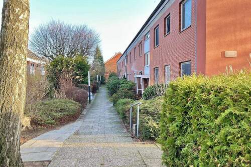 Vorderansicht - 2 Zimmer Etagenwohnung zum Kaufen in Lübeck