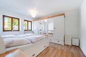 Schlafzimmer EG - 
