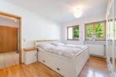 Schlafzimmer EG - 