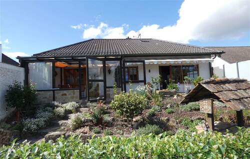 Ostansicht mit Garten - 