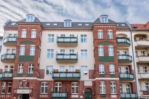 Fassade - 8 Zimmer Etagenwohnung zum Kaufen in Berlin