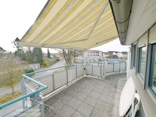 Balkon mit Markise - 