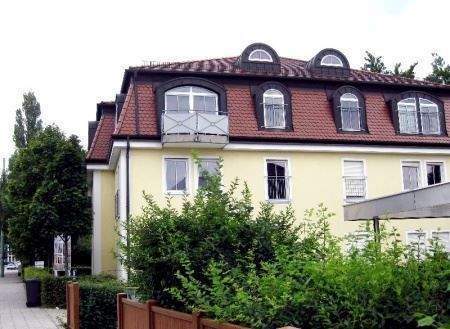 Aussenansicht - 4 Zimmer Etagenwohnung zur Miete in München