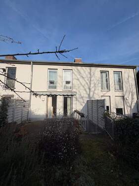 Rückansicht - Reihenmittelhaus mit 88,00 m&sup2; in Köln zum Kaufen