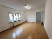 Heller Wohnbereich mit großem - 2-Zimmer-ETW in Nürnberg-GoHo - provisionsfrei, 2 Min zur U-Bahn