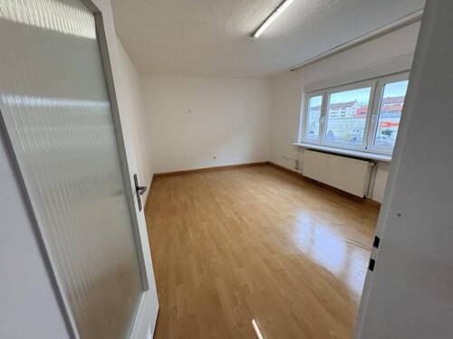 Heller Wohnbereich mit großem - 2 Zimmer Etagenwohnung zum Kaufen in Nürnberg