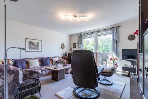 Wohnzimmer - EG links - 1 Zimmer Mehrfamilienhaus, Wohnhaus zum Kaufen in Danndorf