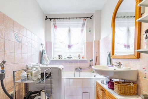 Badezimmer - EG links - 