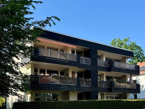 Das Haus - Großzügige 2-Zimmer-Eigentumswohnung bezugsfrei kaufen in Berlin-Lankwitz, 84 m², Sonnen-Loggia, Kamin