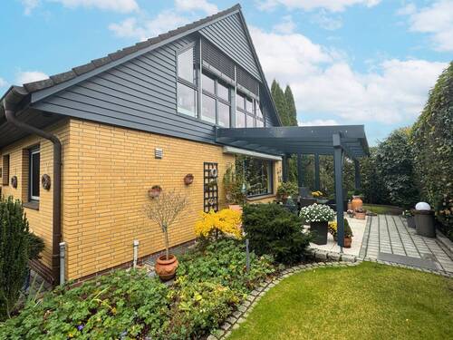 Überdachte Terrasse - 5 Zimmer Einfamilienhaus zum Kaufen in Heidgraben