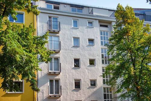 Fassade - 2 Zimmer Etagenwohnung zum Kaufen in Berlin