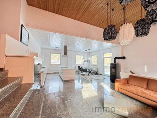 8EC113B9-620A-4B2D-8F8A-8B8F0CB96FFC_1_105_c - 