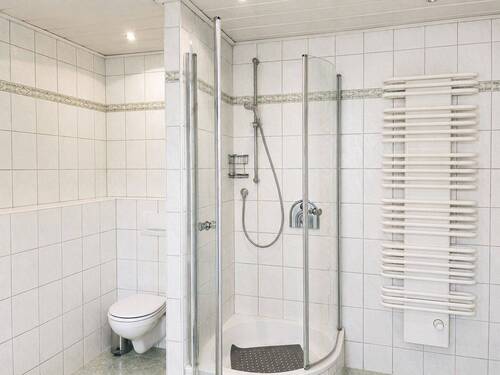 Elternbad mit Dusche - 