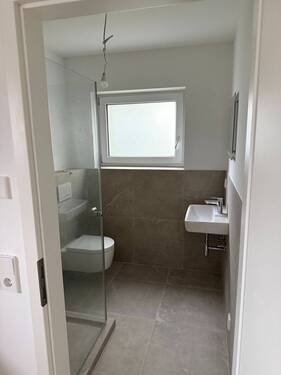 9. Bad - Kernsanierte 2 Zimmer Wohnung mit Ausblick im Stuttgarter Osten!