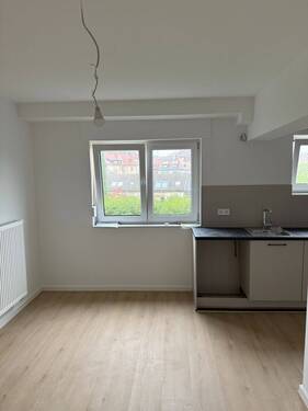 8. Wohnzimmer - 2 Zimmer Etagenwohnung in Stuttgart
