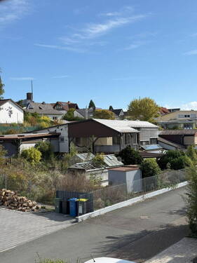 Hausansicht - Geräumiges Einfamilienhaus mit Garage und großem Garten in Biebertal