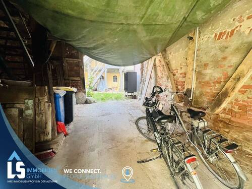 Abstellmöglichkeit Kfz/Fahrräder - 