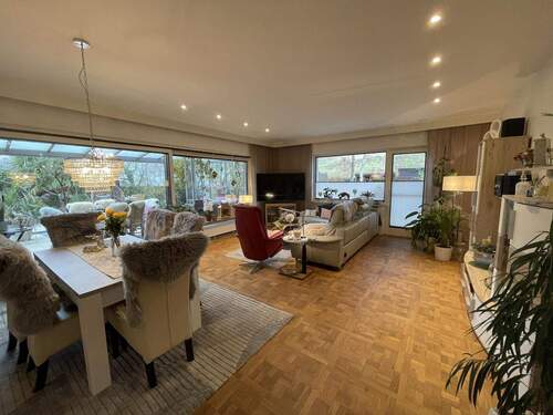 Wohn- & Essbereich - 1 Zimmer Mehrfamilienhaus, Wohnhaus in Lieser