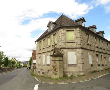 Hausansicht - Vielseitig nutzbare, entkernte Immobilie - Perfekt für Investoren