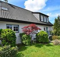 Saarner Bestlage! Charmanter, einseitig angebauter Familienplatz mit Garten, Garage & Kamin - Mülheim