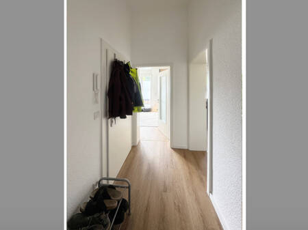 Flur - 2 Zimmer Etagenwohnung zur Miete in Krefeld
