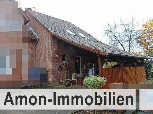 Hausansicht Eingangsseite mit Carport.jpg - Für Paare, Familien und Individualisten! Reihenendhaus mit Balkon, Terrasse, Wintergarten, Carport