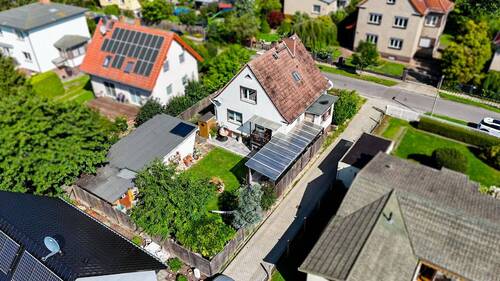 Garten und Hausansicht - 