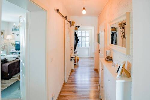 Flur - 3 Zimmer Einfamilienhaus in Berlin