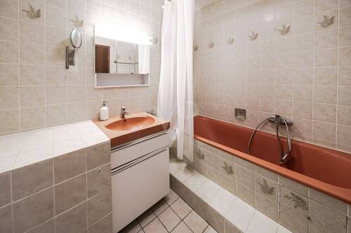 Wannenbad im Einliegerbereich - 
