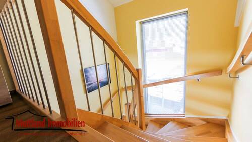 Großes Fenster im Treppenbereich - 