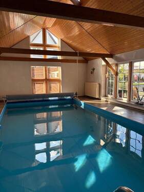 Poolanlage im Nebengebäude - 