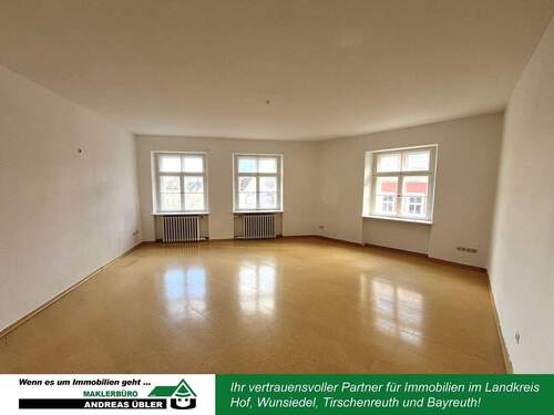 Wohnzimmer - Mehrfamilienhaus, Wohnhaus mit 330,00 m&sup2; in Wunsiedel zum Kaufen