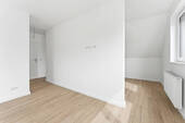 Schlafzimmer mit Ankleidebereich DG - 