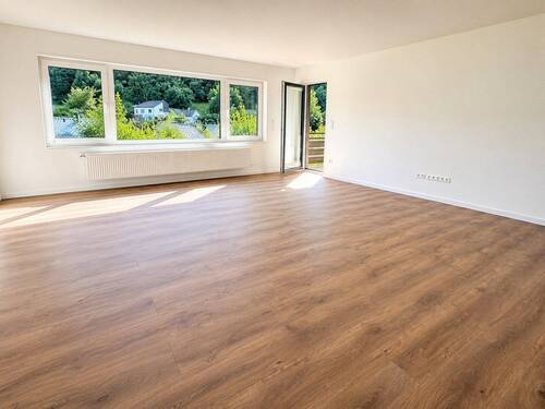 Wohnzimmer - 3 Zimmer Etagenwohnung zur Miete in Schönau