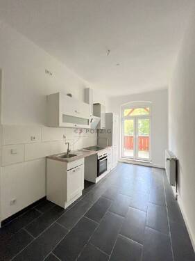 Küche mit Einbauküche - 2 Zimmer Etagenwohnung in Chemnitz