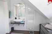 Badezimmer mit Dusche - 