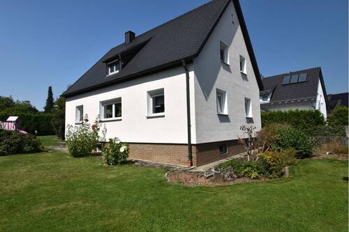 Ansicht von der Straße - 5 Zimmer Einfamilienhaus in Poppenricht
